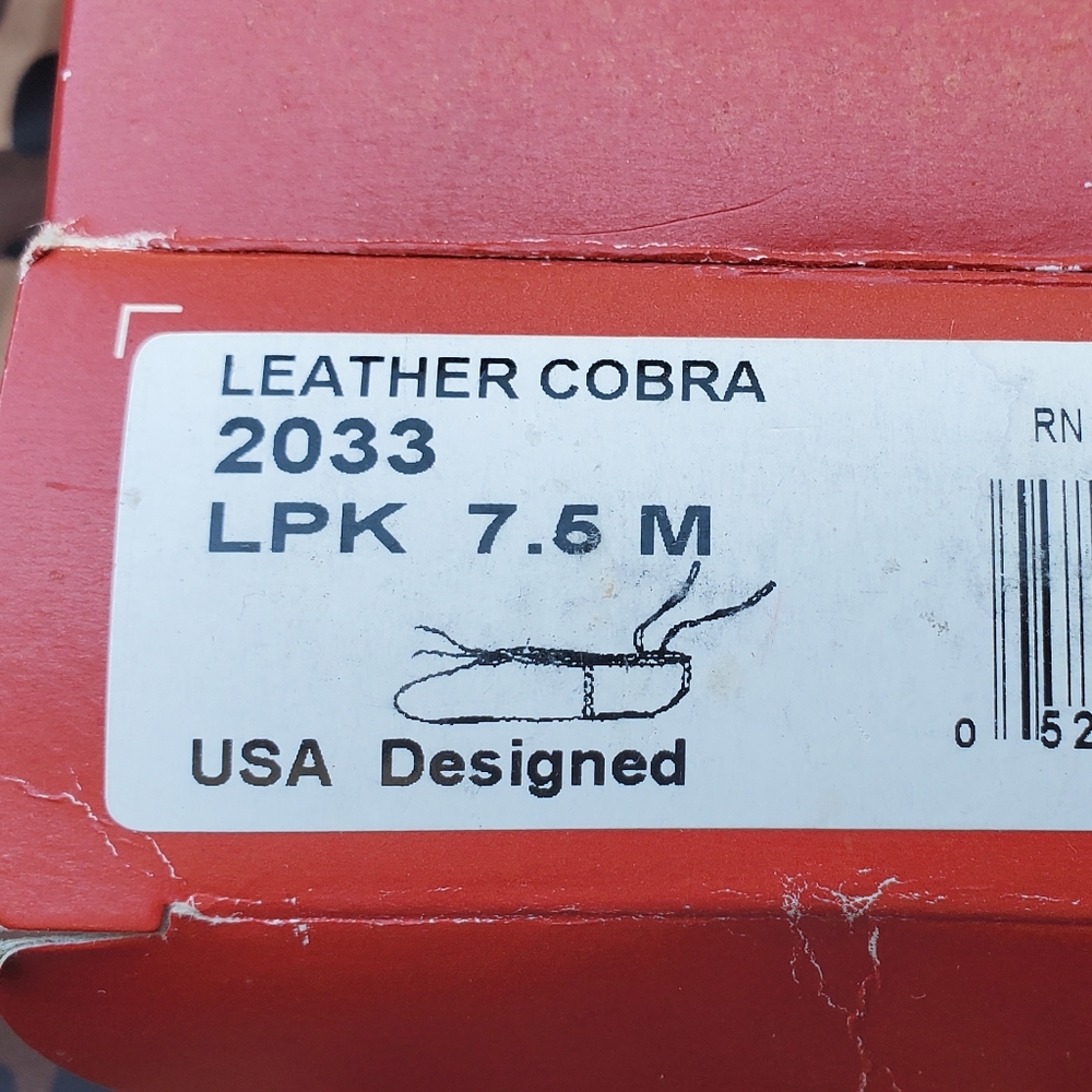 Never worn Capizio Adult leather ballet shoes 7.5 women's